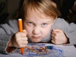 Ребенок дерется – что делать?